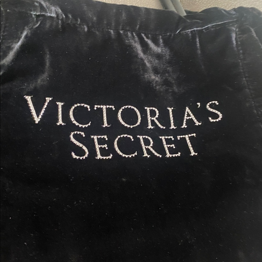 🔴SOLD🔴Victoria's Secret Black Velvet Tote - Picture 2 of 8